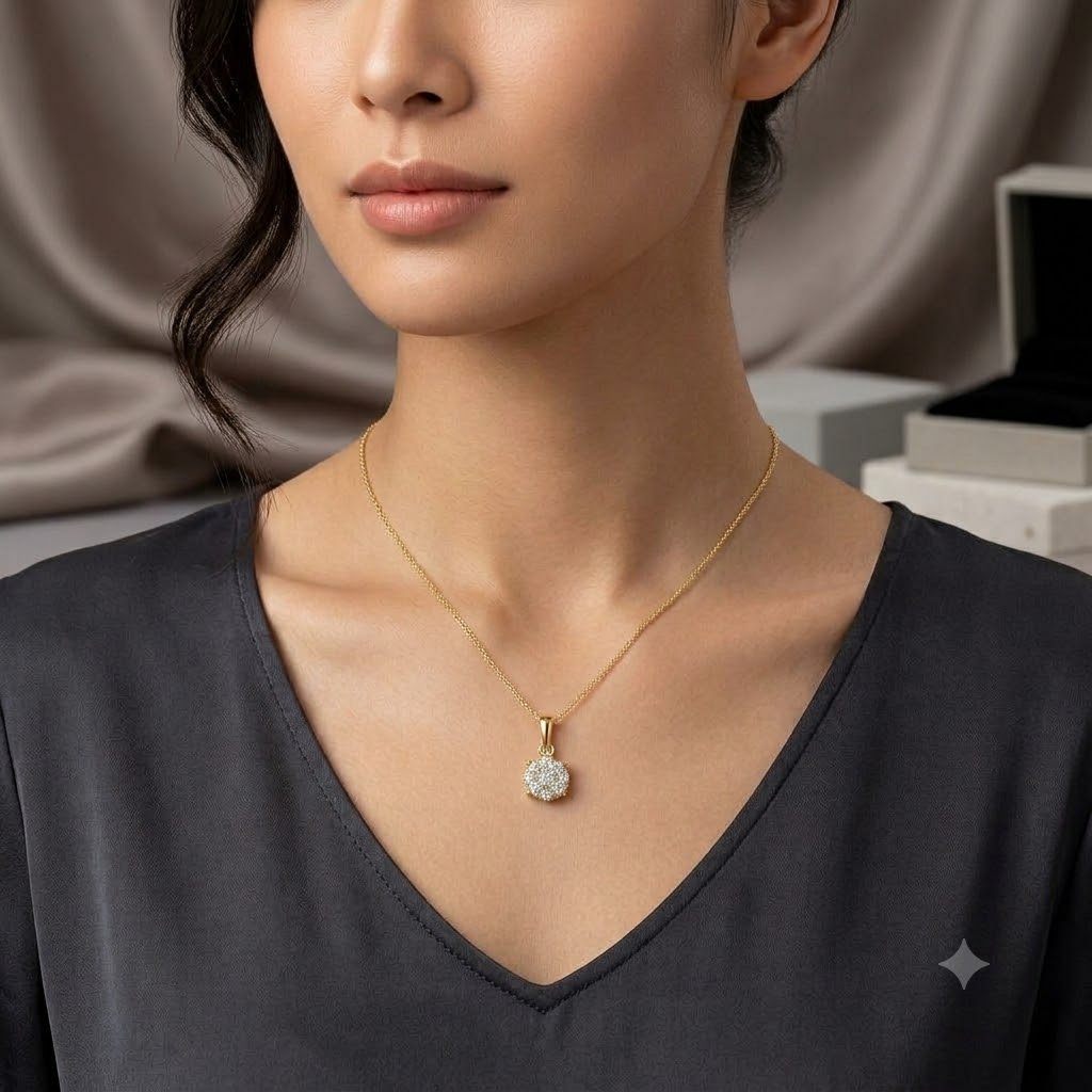 Carat Street Maya worn by a model